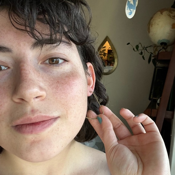 Minimalist Gold Brass Modern Flat Hoop Earrings - Picture 4 of 8